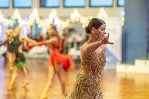 Solo Tänzerin Latein